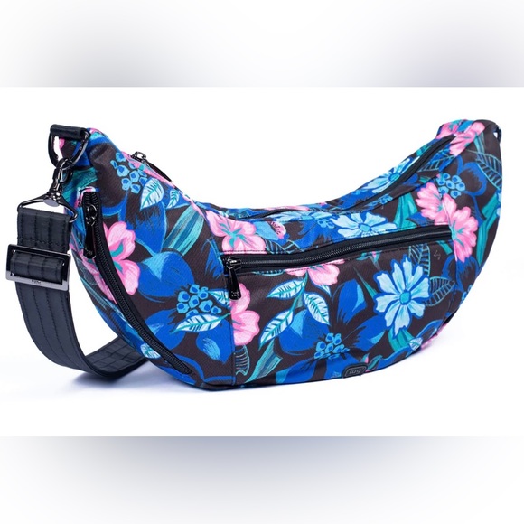lug Bags Nwt Lug Boomerang Fs Sling Crossbody In Resort Black